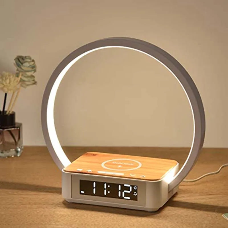 🌟✨ Presentamos la Lámpara Nocturna Multifuncional, reloj despertador Digital, altavoz, cargador inalámbrico,  LED MERRYHOME 🌟✨